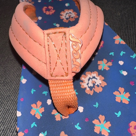 Girls Reef Flip Flops - Picture 10 of 11